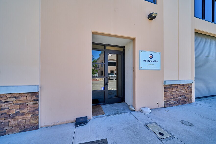 More Photos Of 1773 W San Bernardino Rd, West Covina Warehouse For Sale