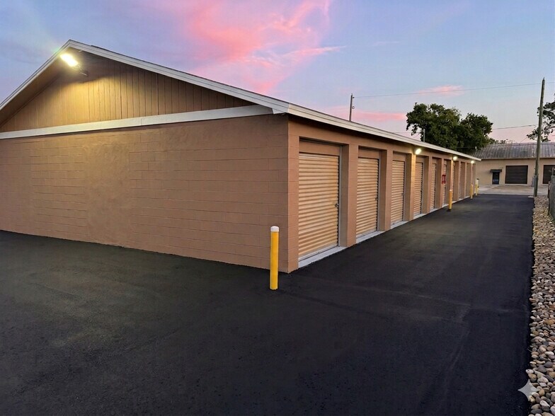 More Photos Of 6203 Springer Dr, Port Richey Warehouse For Lease