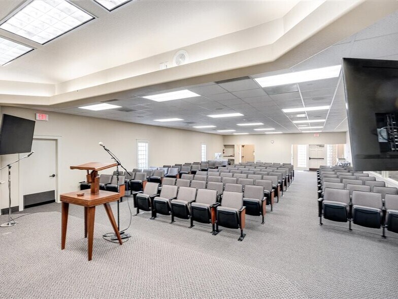 More Photos Of 1105 University St, Healdsburg Religious Facility For Sale