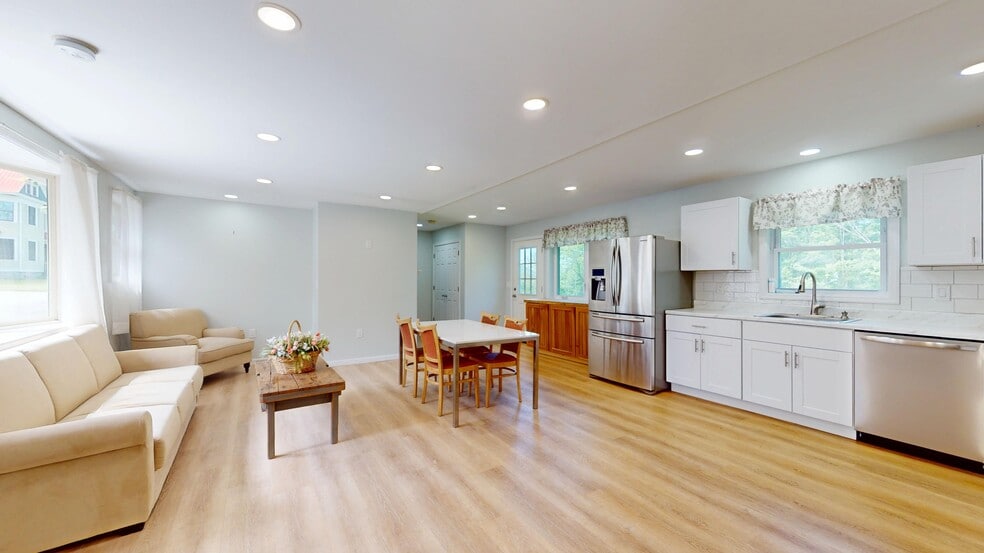 More Photos Of 284 Edgemont Rd, Moriah Hospitality For Sale