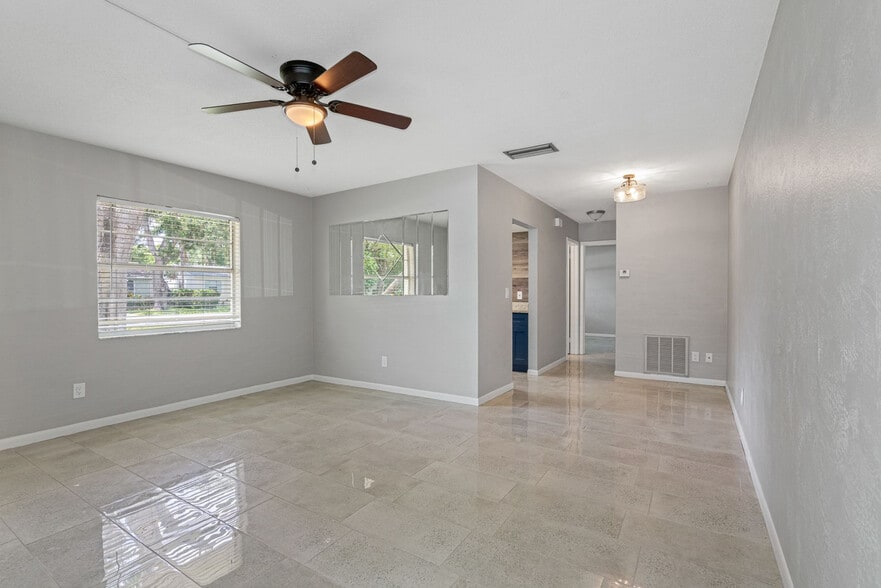 More Photos Of 3960 12th St, Saint Petersburg Apartments For Sale
