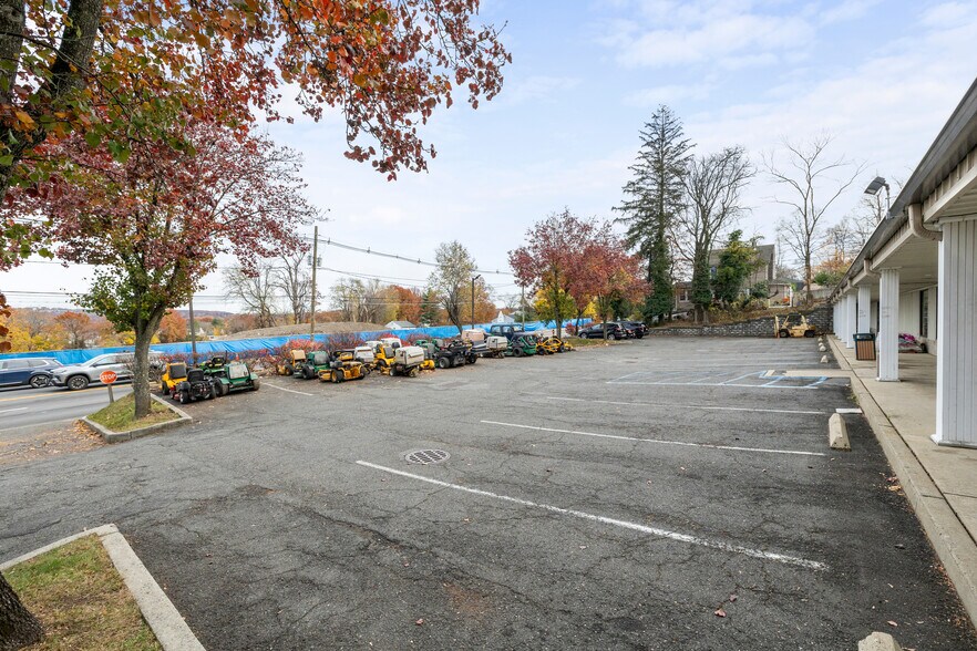 More Photos Of 1190 Pompton Ave, Cedar Grove General Retail For Sale