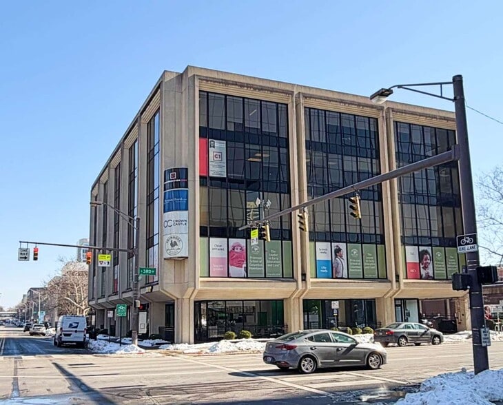 Primary Photo Of 101 E Town St, Columbus Office For Lease