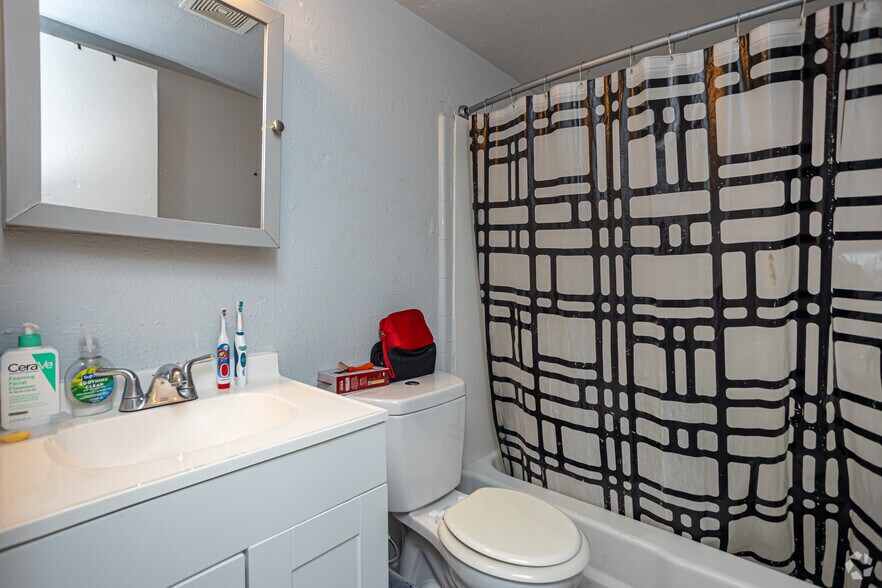 More Photos Of 4021 Hessmer Ave, Metairie Apartments For Sale