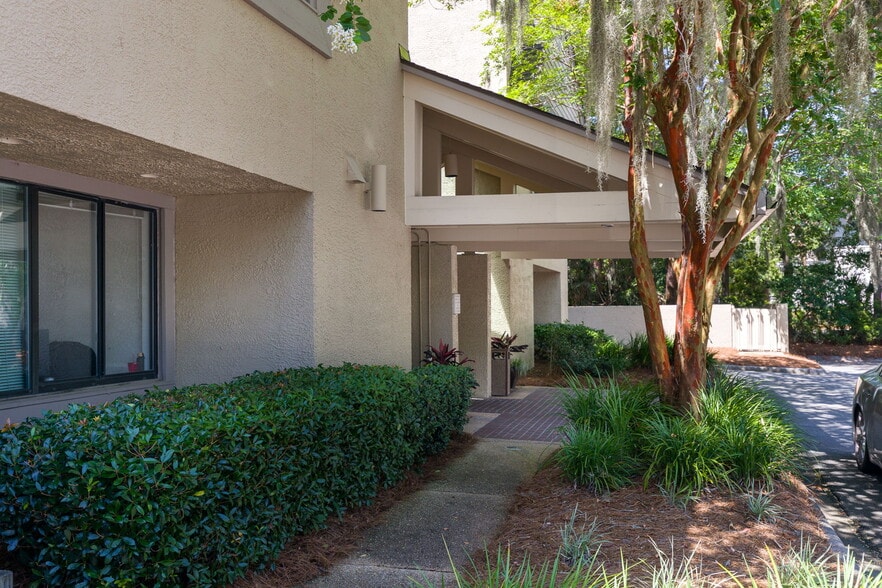 More Photos Of 1044 William Hilton Pky, Hilton Head Island Office For Sale