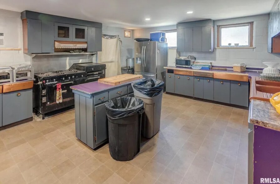 More Photos Of 104 N Pine St, Centralia Religious Facility For Sale