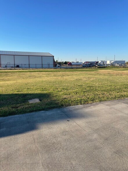 More Photos Of 4626 Country Road 2200, Greenville Flex For Sale