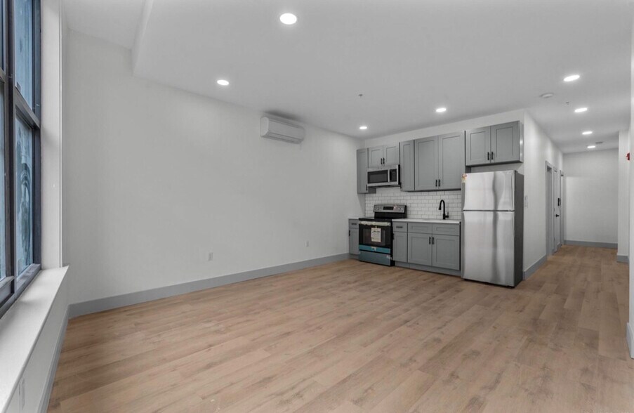 More Photos Of 111 Bank St, Waterbury Apartments For Sale