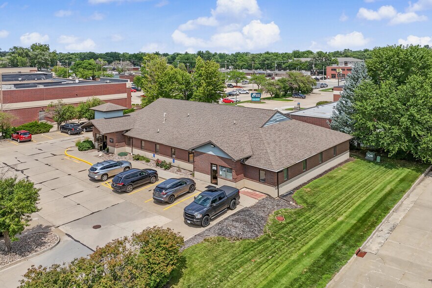 More Photos Of 5731 Greendale Rd, Johnston Medical For Lease