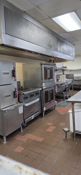 More Photos Of 640 Fountain Rd, Plymouth Meeting Hotel For Lease