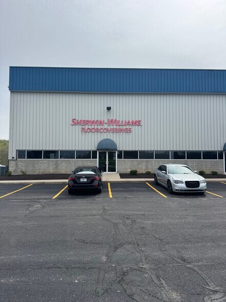 More Photos Of 3927 Kraft Parkway, Fort Wayne Showroom For Lease