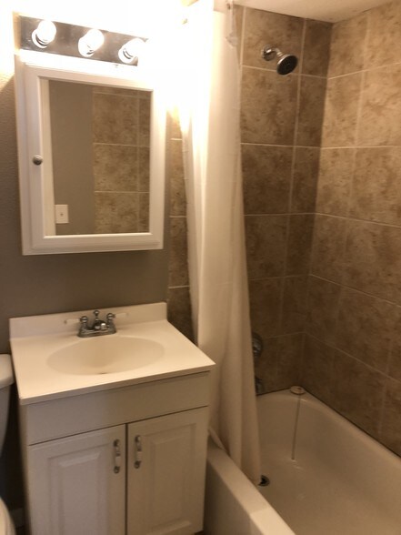 More Photos Of 5202 County Road 469, Brazoria Apartments For Sale