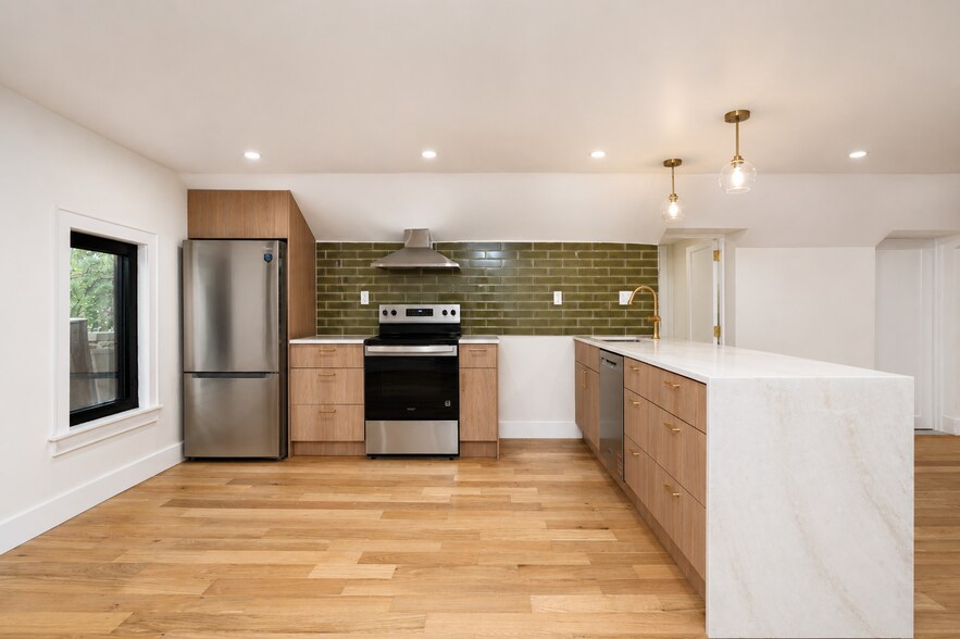 More Photos Of 4254 Arthur Kill Rd, Staten Island Storefront Retail Residential For Sale