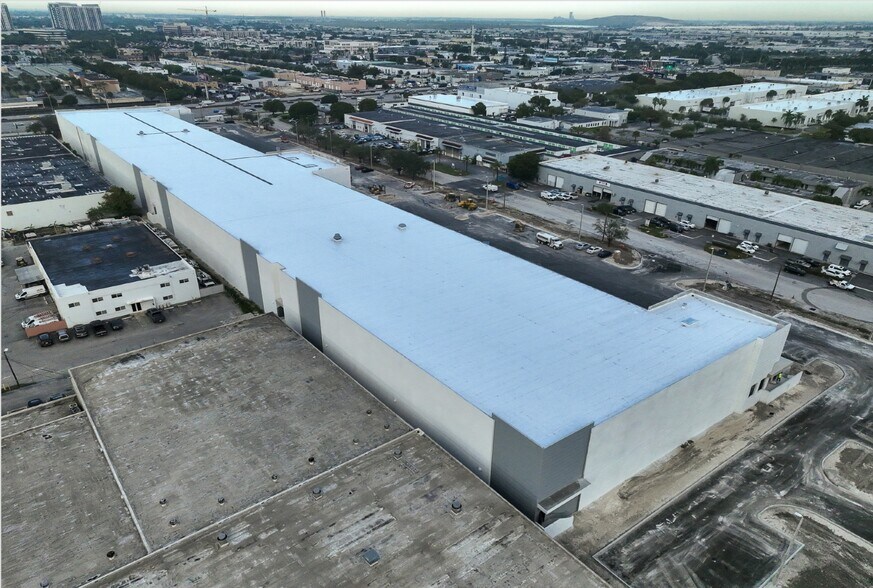 More Photos Of 4995 NW 77th Ave, Miami Warehouse For Lease