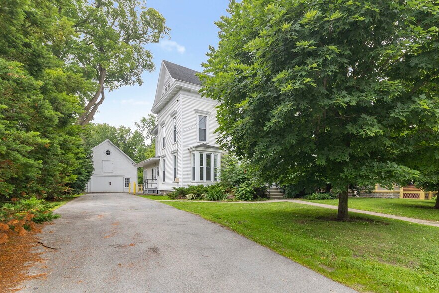 More Photos Of 40 E Main St, Canton Apartments For Sale