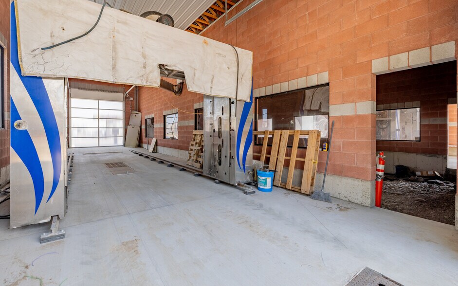 More Photos Of 286 S Douglas St, Powell Specialty For Sale