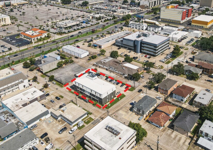 More Photos Of 3100 Ridgelake Dr, Metairie Office For Sale