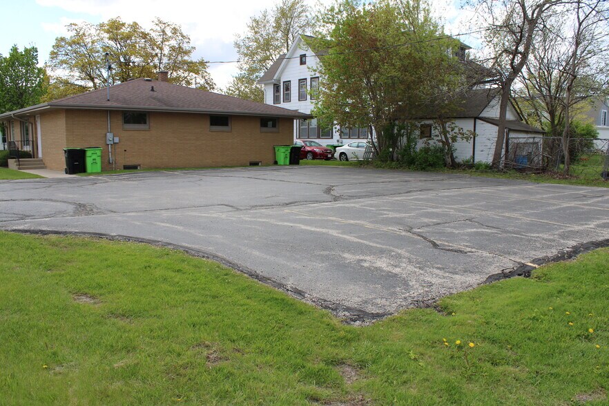 More Photos Of 130 N Fond Du Lac Ave, Campbellsport Office For Lease
