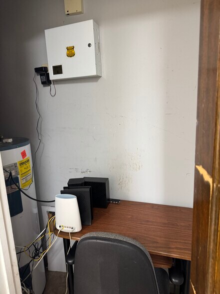 More Photos Of 5114 Yadkin Rd, Fayetteville Office For Sale