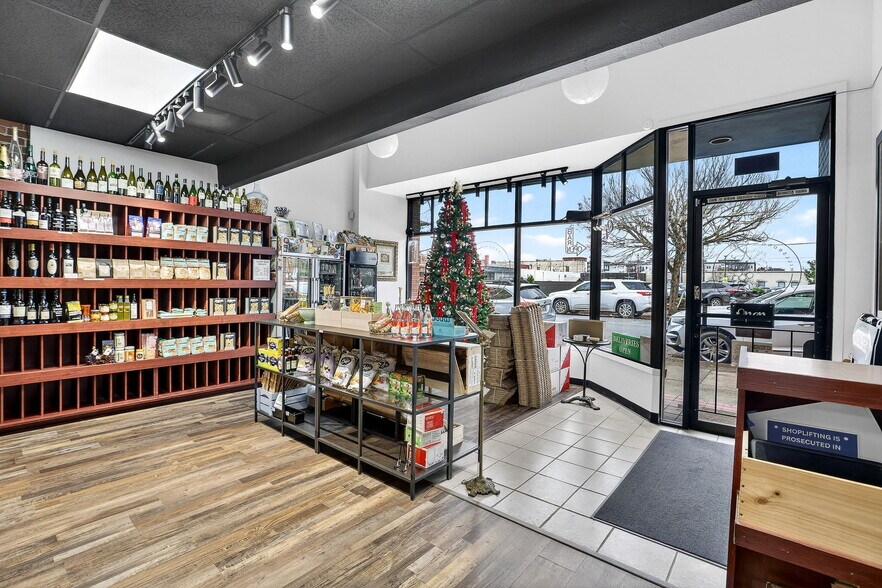 More Photos Of 155 SE 2nd Ave, Hillsboro Storefront Retail Office For Sale