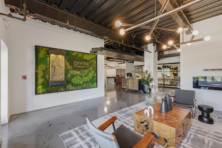 Primary Photo Of 1 Mariners Lndg, Edgartown Office For Sale