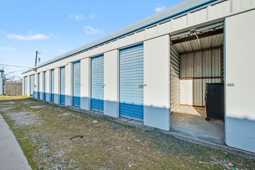 More Photos Of 4600 I-30 Frontage Rd, Rockwall Self Storage For Sale