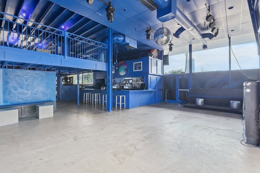 More Photos Of 1012 N Walker Ave, Oklahoma City Bar For Lease