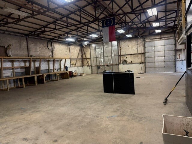 More Photos Of 6659 Denver Industrial Park Rd, Denver Service For Lease