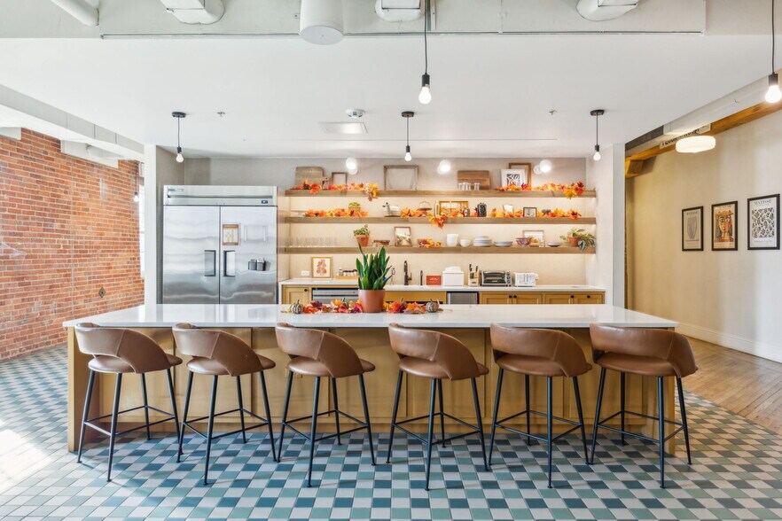 More Photos Of 3309 Elm St, Dallas Office For Sale