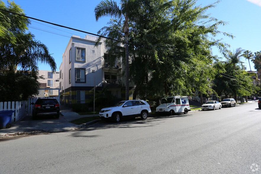 More Photos Of 884 Palm Ave, West Hollywood Apartments For Sale