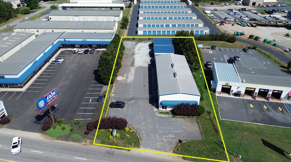 More Photos Of 1706 Pearman Dairy Rd, Anderson Service Station For Lease
