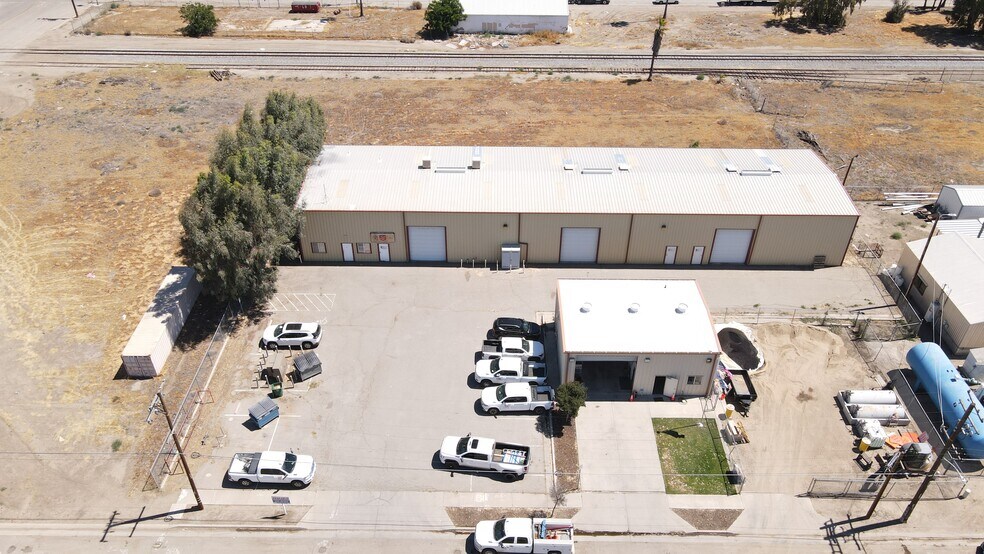 More Photos Of 21962 Railroad St, San Joaquin Warehouse For Sale
