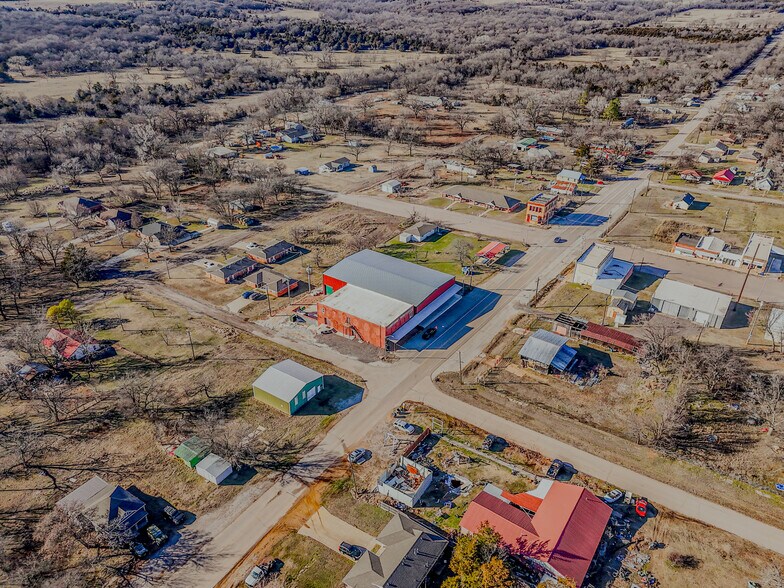 More Photos Of 103 N. Clarady, Wanette Industrial For Sale