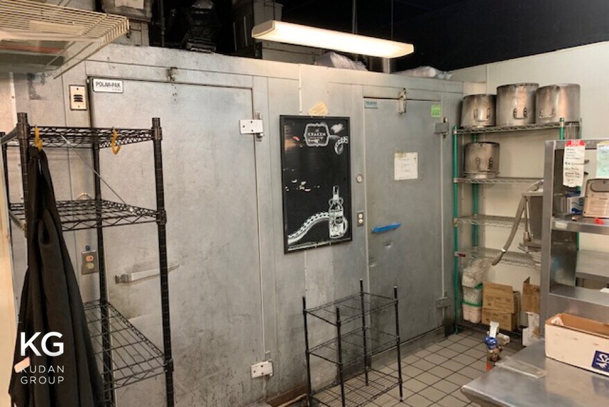 More Photos Of 22 E Hubbard St, Chicago Restaurant For Lease