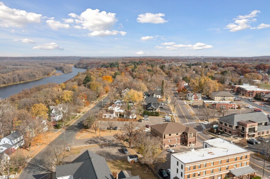 More Photos Of 307 N Cascade St, Osceola Medical For Lease