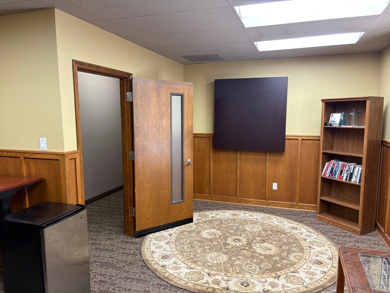 More Photos Of 428 W Shoshone St, Pasco Office For Sale
