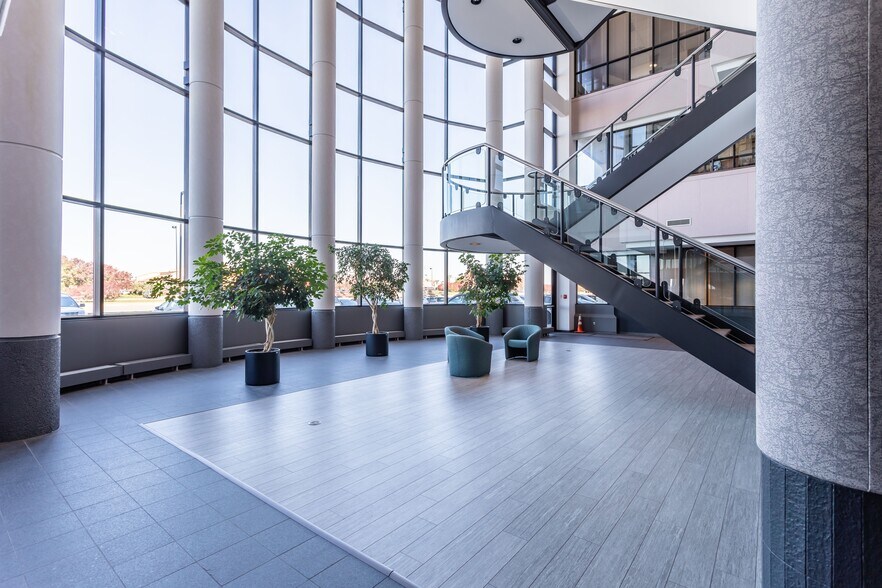 More Photos Of 765 Jefferson Rd, Rochester Medical For Lease