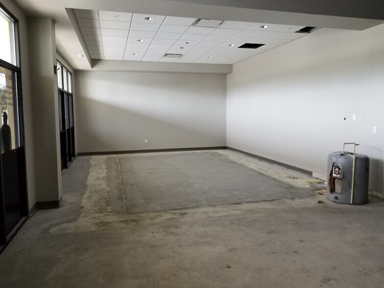 More Photos Of 3990 E SR 44, Wildwood Coworking Space