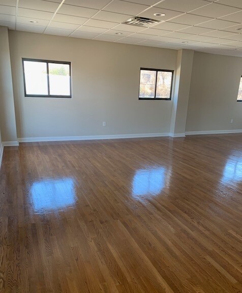 More Photos Of 317 Railroad Ave, Bedford Hills Flex For Lease