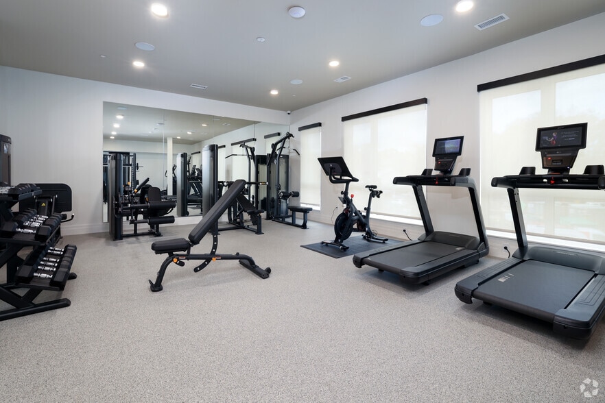 More Photos Of 266 Canal St, Salem Apartments For Lease