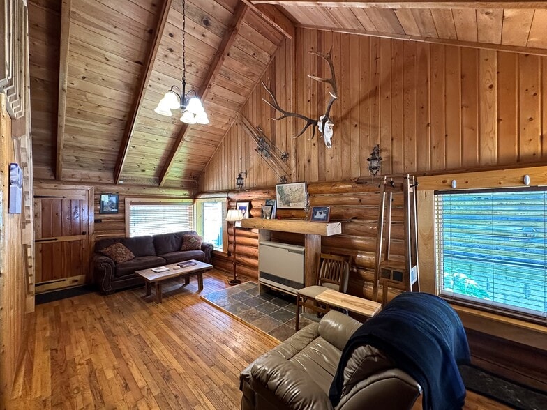 More Photos Of 304 Main St E, Cooke City Multifamily For Sale