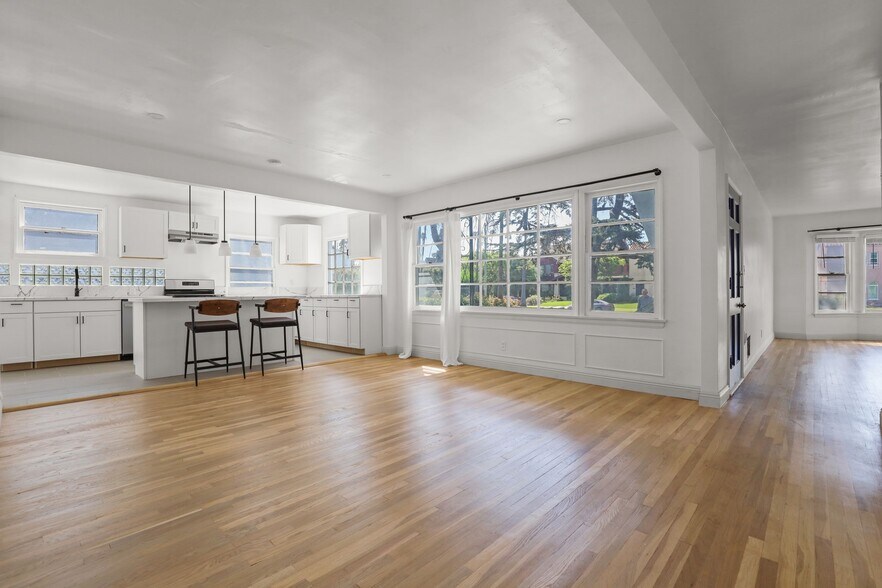 More Photos Of 4409 Victoria Park Dr, Los Angeles Apartments For Sale