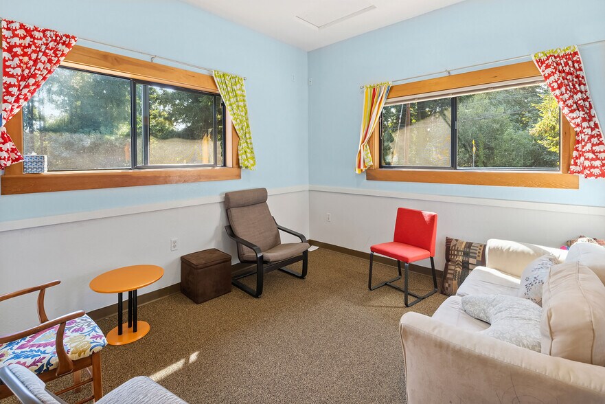 More Photos Of 9822 SW Gorsuch Rd, Vashon Flex For Sale