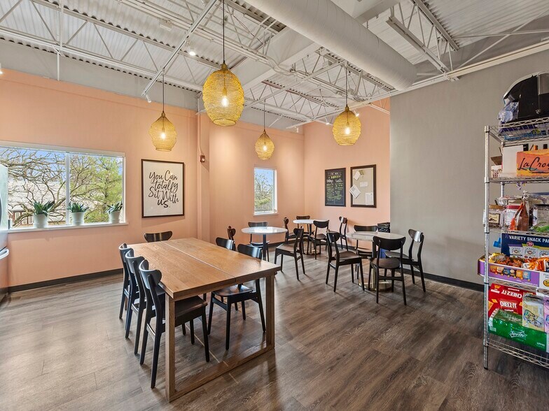 More Photos Of 7700-7750 Clayton Rd, Richmond Heights Office For Lease