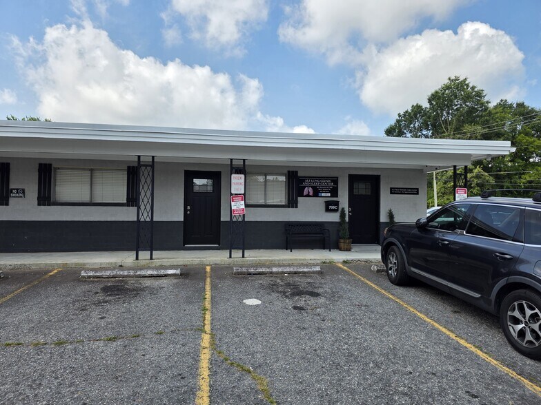 More Photos Of 706 Wilkins St, Smithfield Medical For Sale