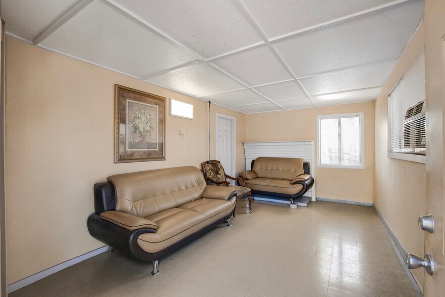 More Photos Of 11234 Hatteras St, North Hollywood Apartments For Sale