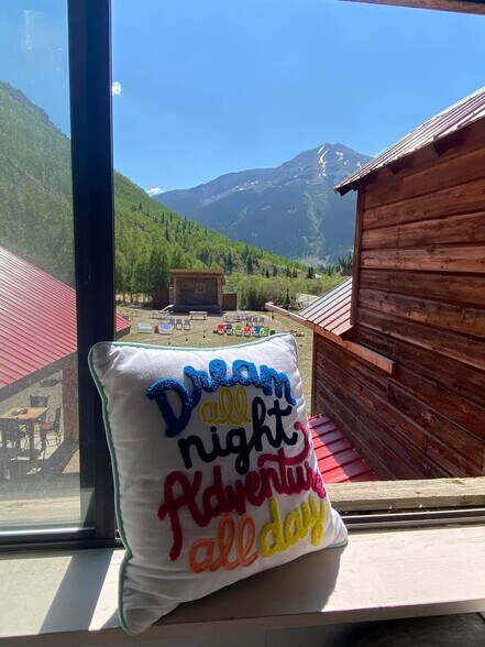 More Photos Of 71450 Highway 550, Silverton Hotel For Sale