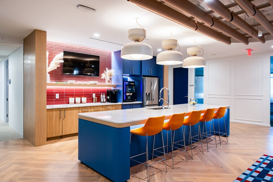 More Photos Of 1750 Tysons Blvd, McLean Coworking Space