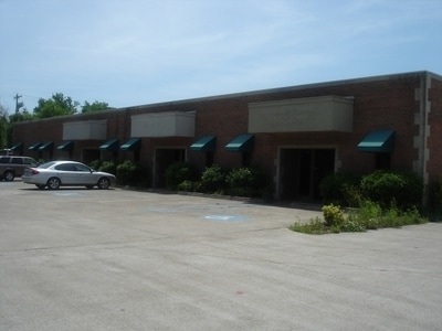 More Photos Of 2511 Riverside Dr, Chattanooga Showroom For Lease