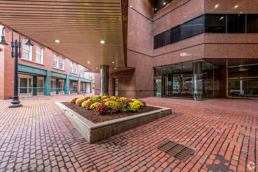 More Photos Of 1155 Elm St, Manchester Office For Lease
